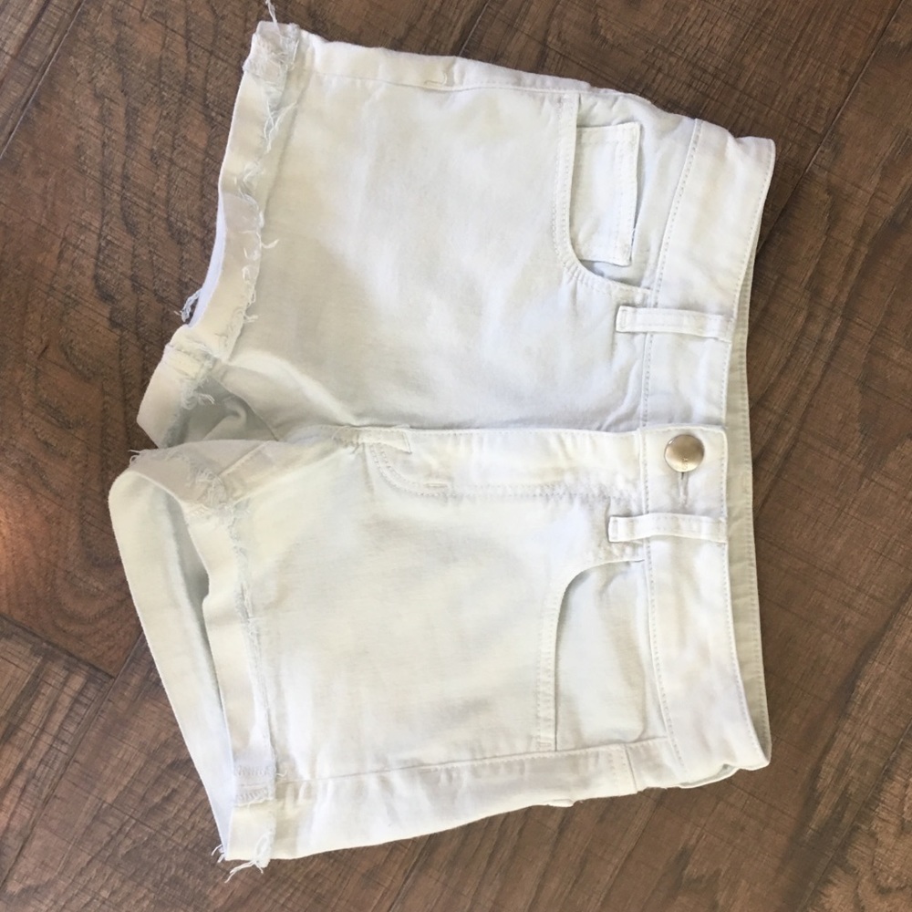 white AEO shorts